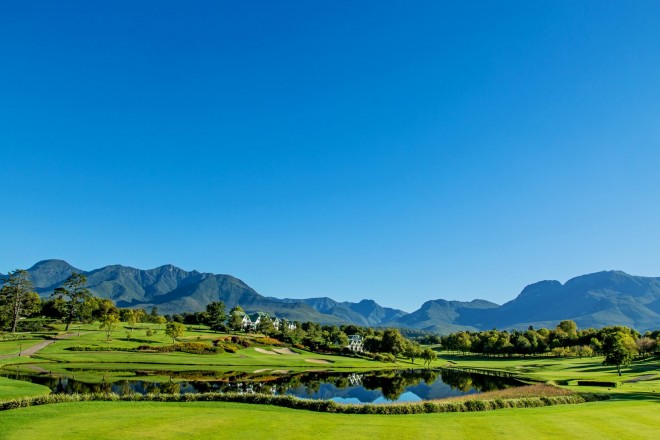 Fancourt Outenica - George - África del Sur - Alquiler de palos de golf