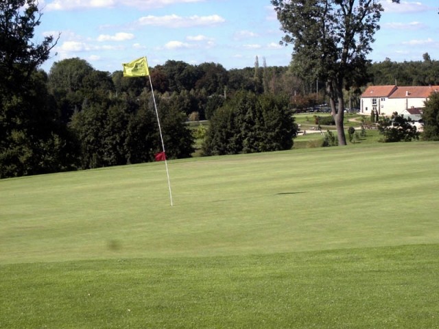 Golf de Lésigny-Réveillon - Paris - France - Clubs to hire